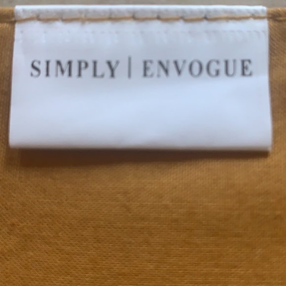 NEW Simply Envogue 4 Square Placemats Floral - Picture 3 of 4